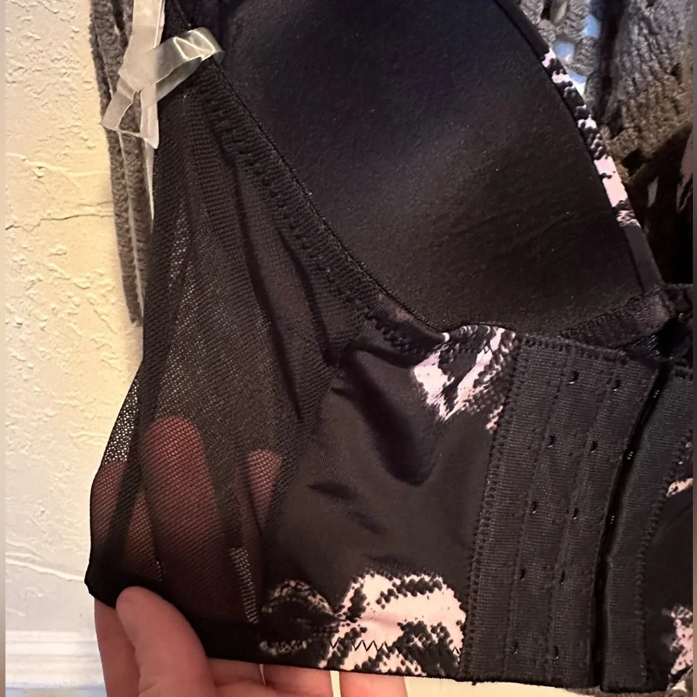 NWT Fredericks of Hollywood Bralette S